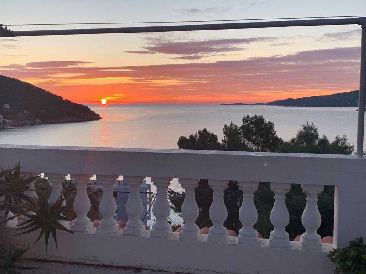 Villa Loula Apartment II Poros Town Exterior photo